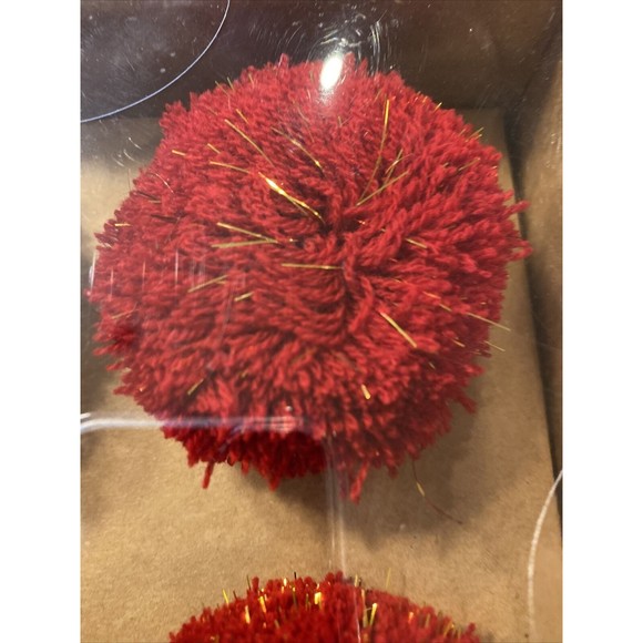 Nicole Miller Home Set Of 4 Christmas Holiday Red Gold Napkin Rings New Pom Pom - Picture 3 of 4